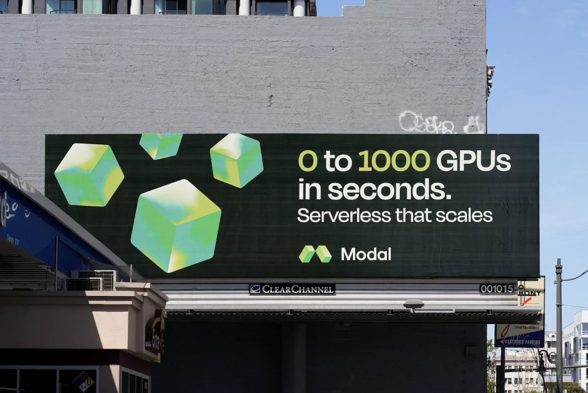 Billboard with message '0 to 1000 GPUs in seconds'